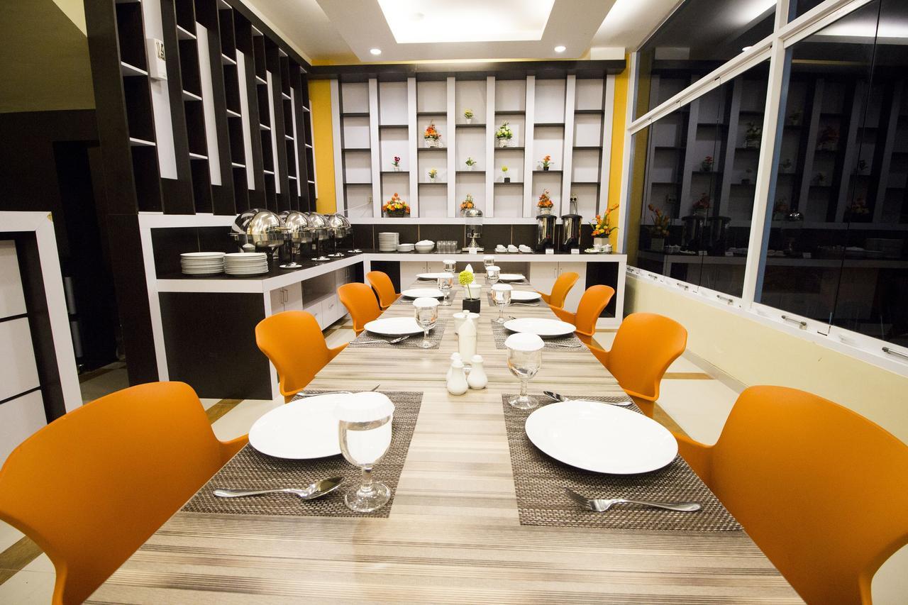 Hannah Hotel Syariah Painan Exterior foto